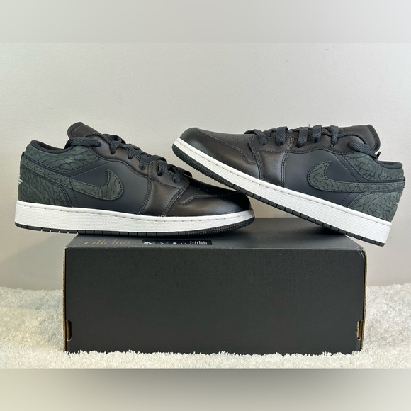 Jordan Women's Sneakers Black and Gray - Picture 3 of 13